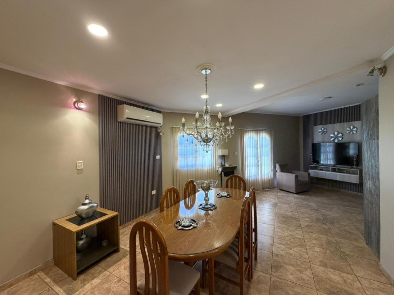 Venta Casa - Rivadavia ( Frente Univ. Catolica )