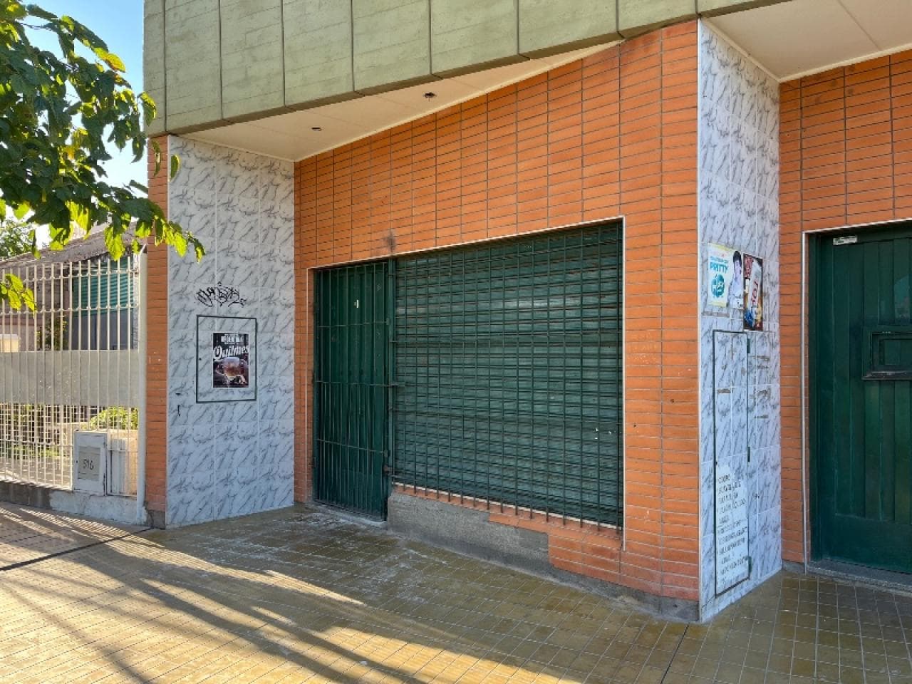 Salon Comercial En Alquiler Boulevard Sarmiento Rawson