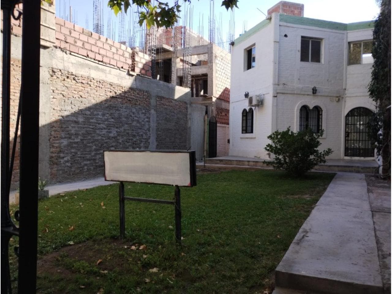 Alquiler Casa, Con 5 Dormitorios En Capital.-