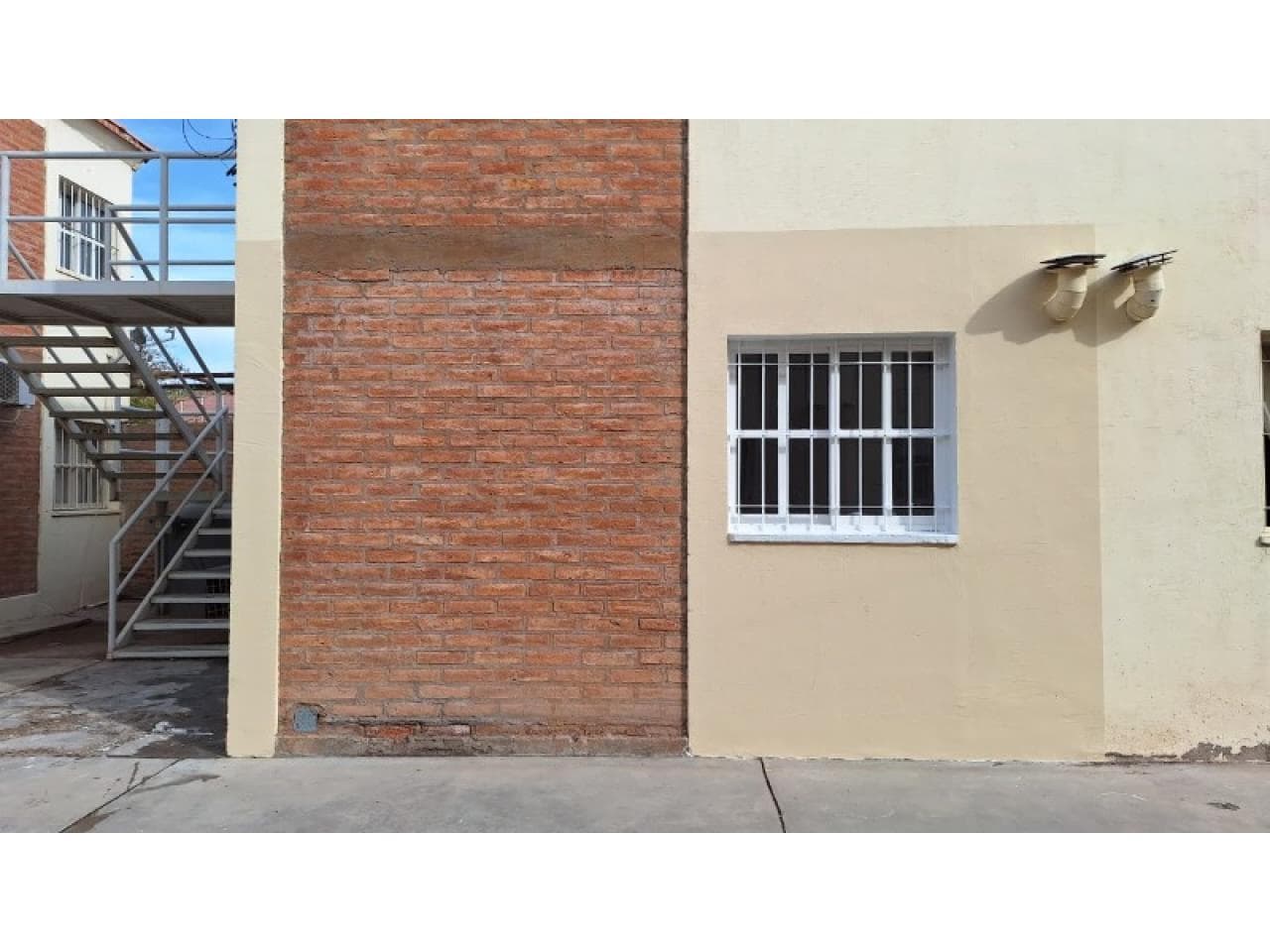 Capital, Dpto Planta Baja, 1 Dorm Con Placard, Complejo Cerrado $360.000 / Tel. 2646296308