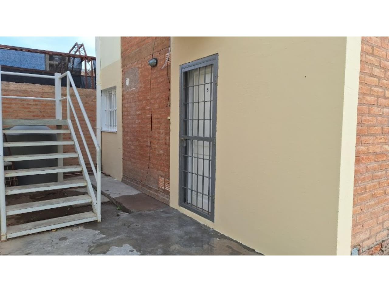 Capital Centro, Dpto 1 Dorm/placard, Cocina Comedor, Planta Baja,oportunidad De Inversion. U$s 32.000tel. 2646296308