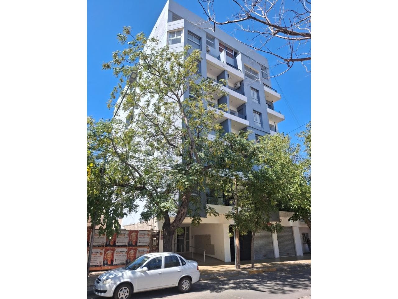 Venta Deptos. Centricos A Estrenar - Edificio Calle E. Rios Pasando S. Luis.-
