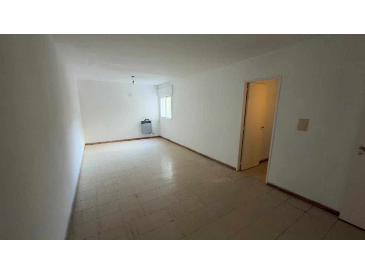 Alquiler. Departamento 4 Dormitorios, 2 Baños. Santa Lucia