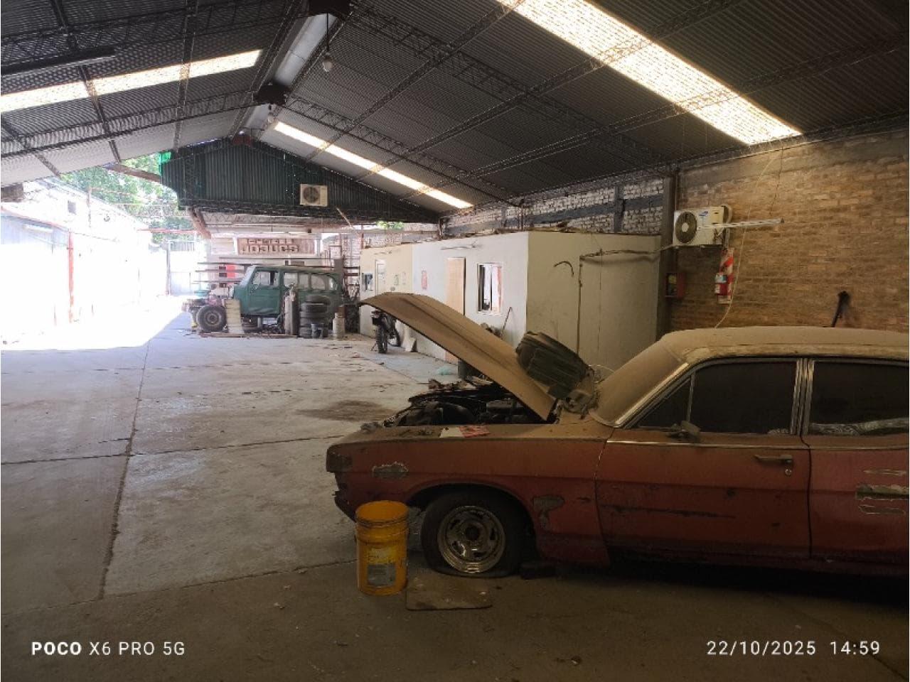 Venta. Galpón Con Salón Comercial