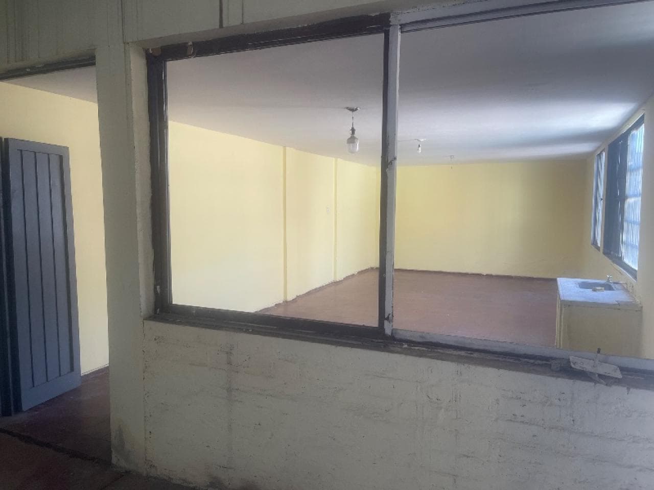 Alquilo. Galpón Salón Comercial Sobre Calle Mendoza Pasando Circunvalación , Valor $ 2.000.000