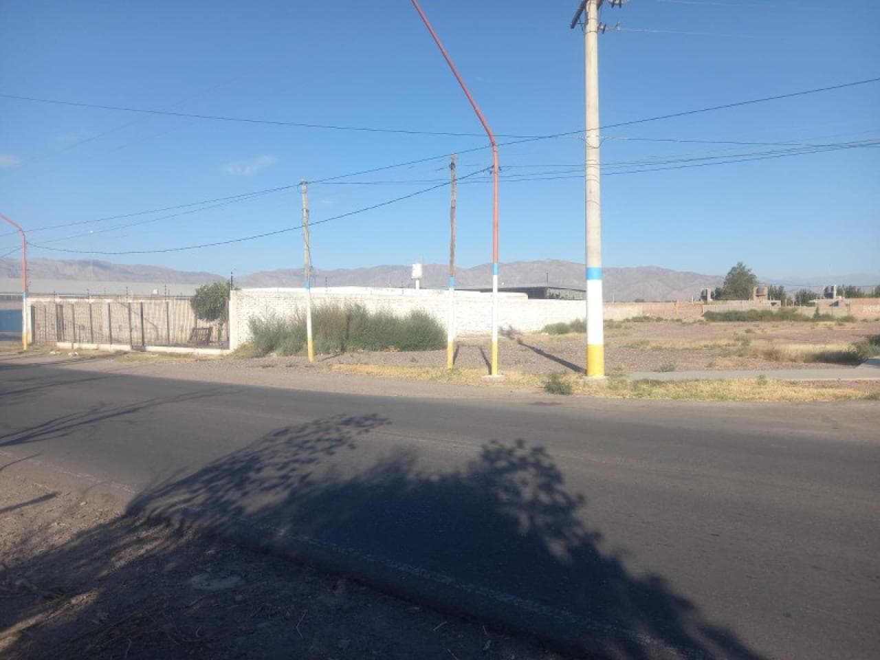 Atencion - Fantastico Terreno Esquina = 4.000 M2 Con Casa Amplia ,en Calle Sº. Miguel Y Bulevar. Sto.-