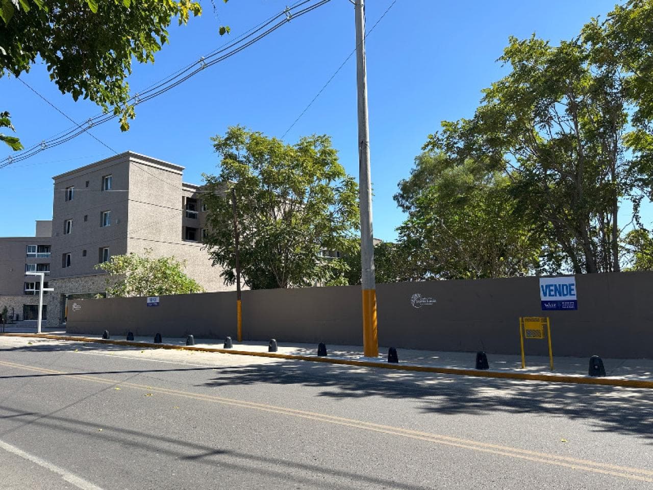Terreno De 3.936 M2 Sobre Calle Sarmiento Este Ideal Desarrollo Comercial