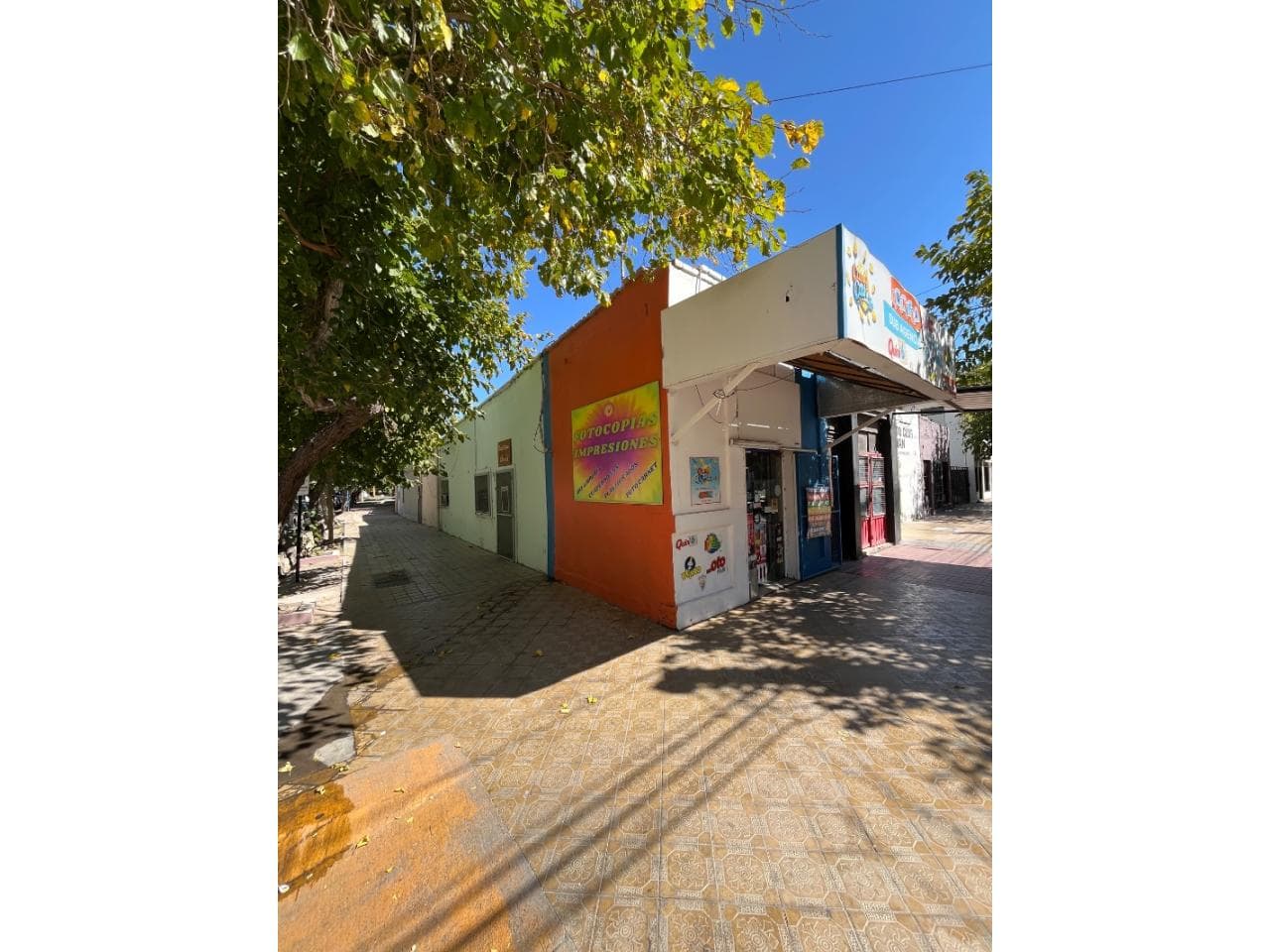 Venta  Importante Esquina Sobre Calle Las Heras Y Rivadavia Frente A Centro Cívico Ubicación Premium