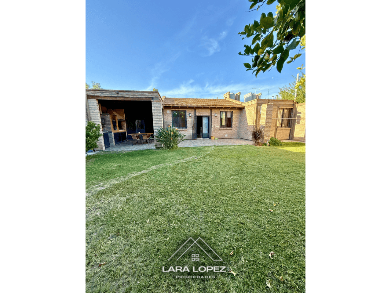 Venta | Casa | Tres Dormitorios | Tres Baños | Barrio Cooperarq 8 | Rivadavia