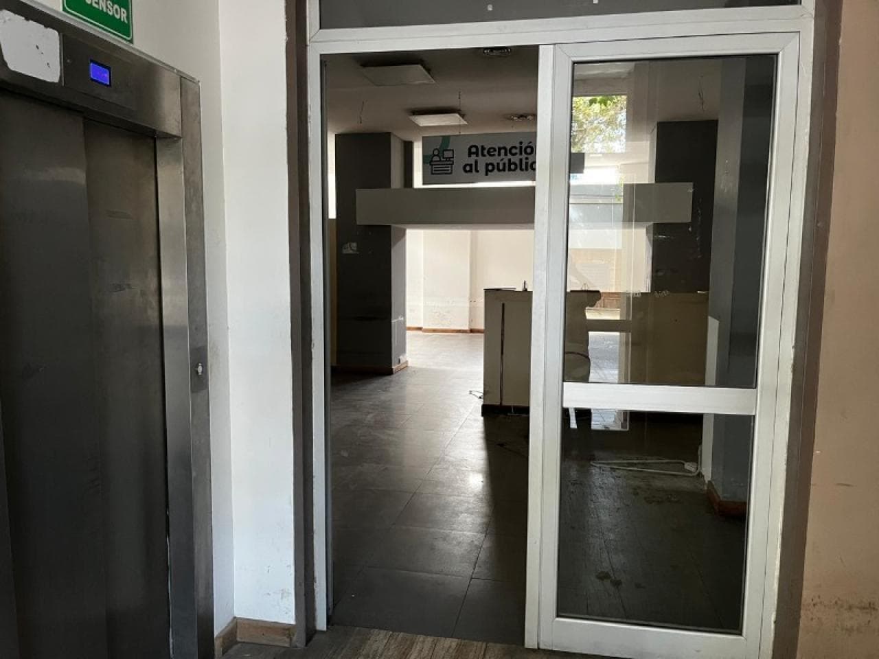 Alquiler. Importante Edificio