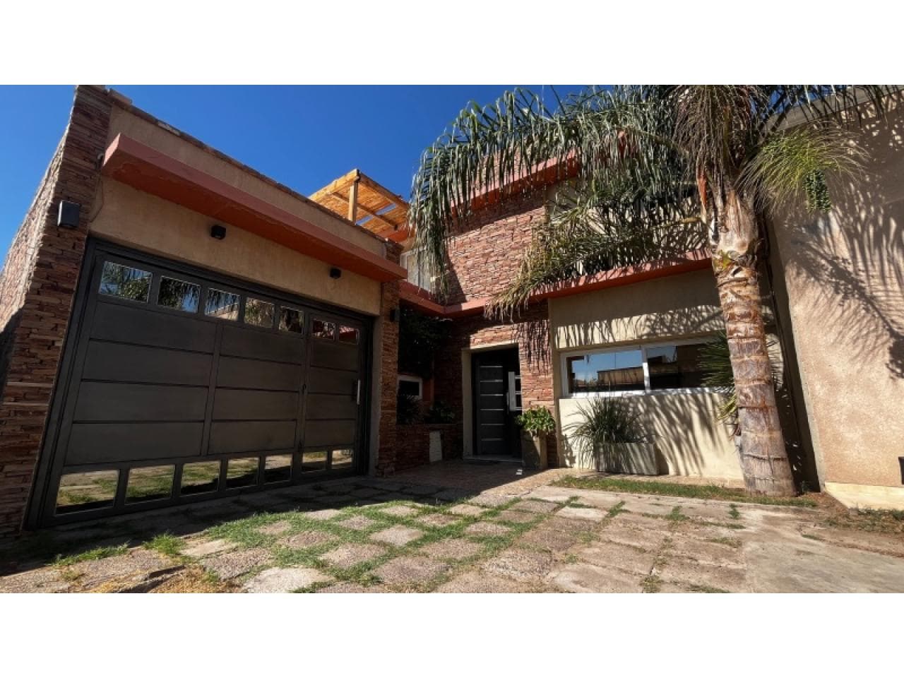 Venta- Casa 2 Dormitorios, Pileta- Barrio Privado- Rawson