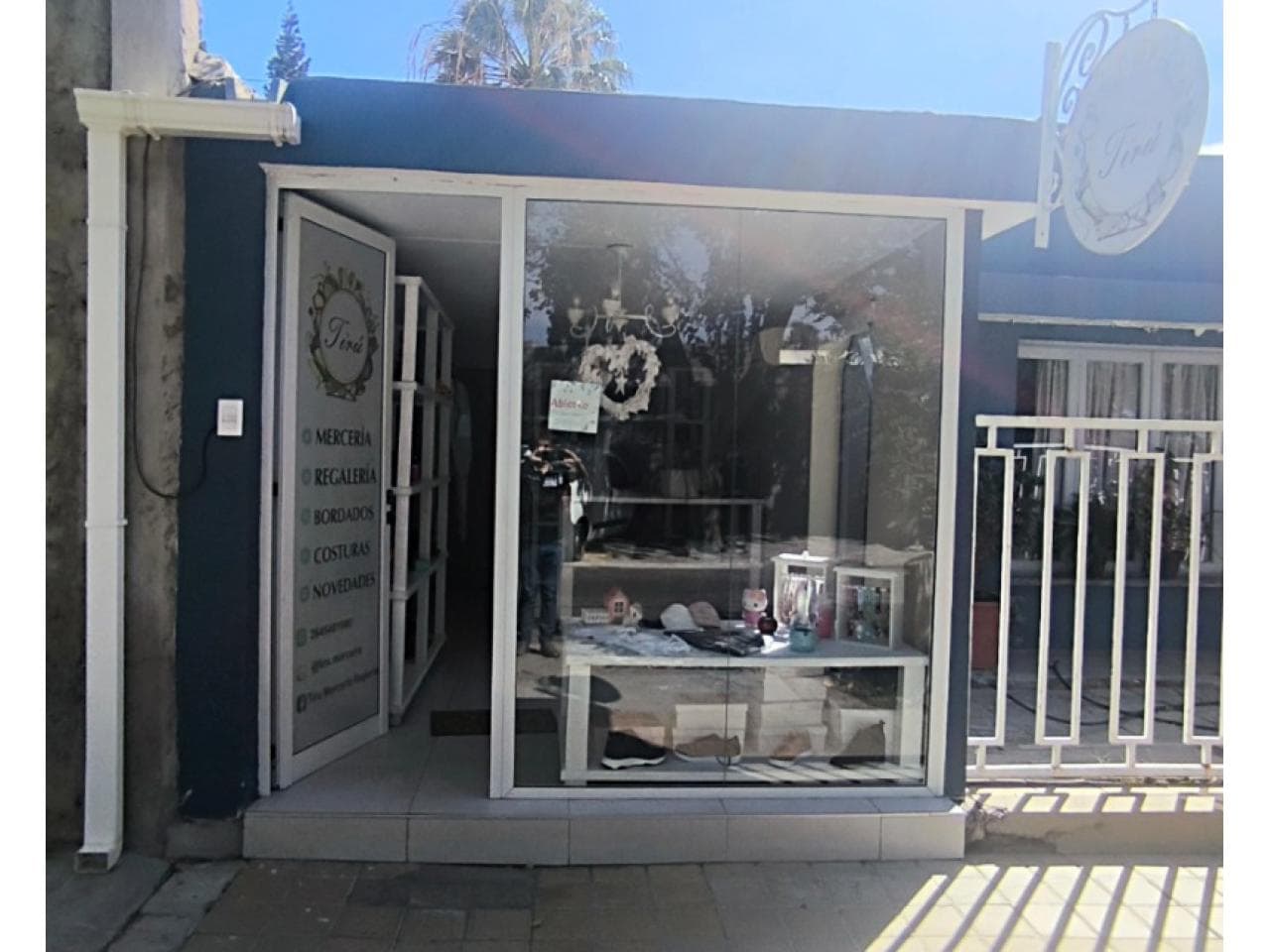 Alquiler Imperdible Salón Comercial A Una Cuadra De Av. Libertador. Capital