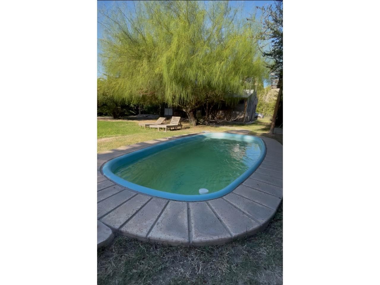 Venta A Metros De La Coqueta. Dos Dorm. Loteo Cerrado Consolidado, Parquizado, Pileta. Agua Corriente Y Pozo. Zonda
