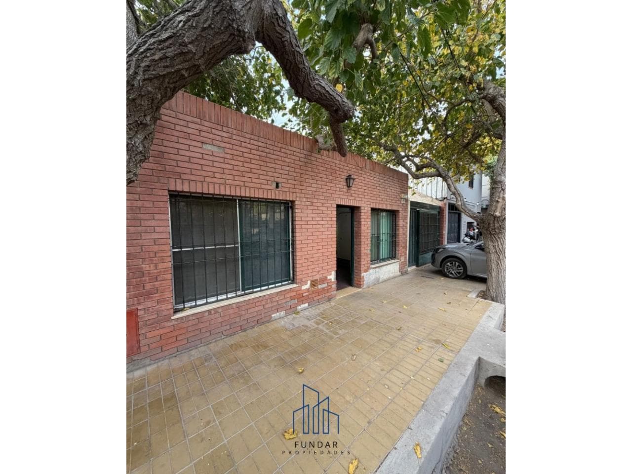 🏡 Venta - Propiedad A Restaurar A Una Cuadra De Plaza Departamental De Santa Lucia🏡