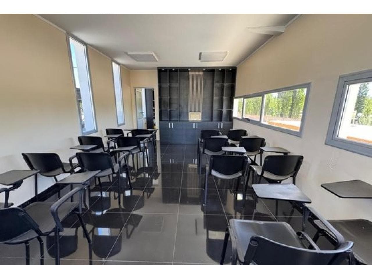 Venta Salon Mas Casa, Salas Y Oficinas. Iglesia. Mls#420981171-9