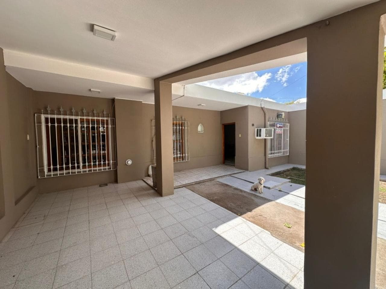 Venta Amplia Casa Rivadavia - B° Atsa 4 Dormitorios; Fondo C/piscina Y Parrillero U$s 118.000 Tel. 2646296308/2645641149
