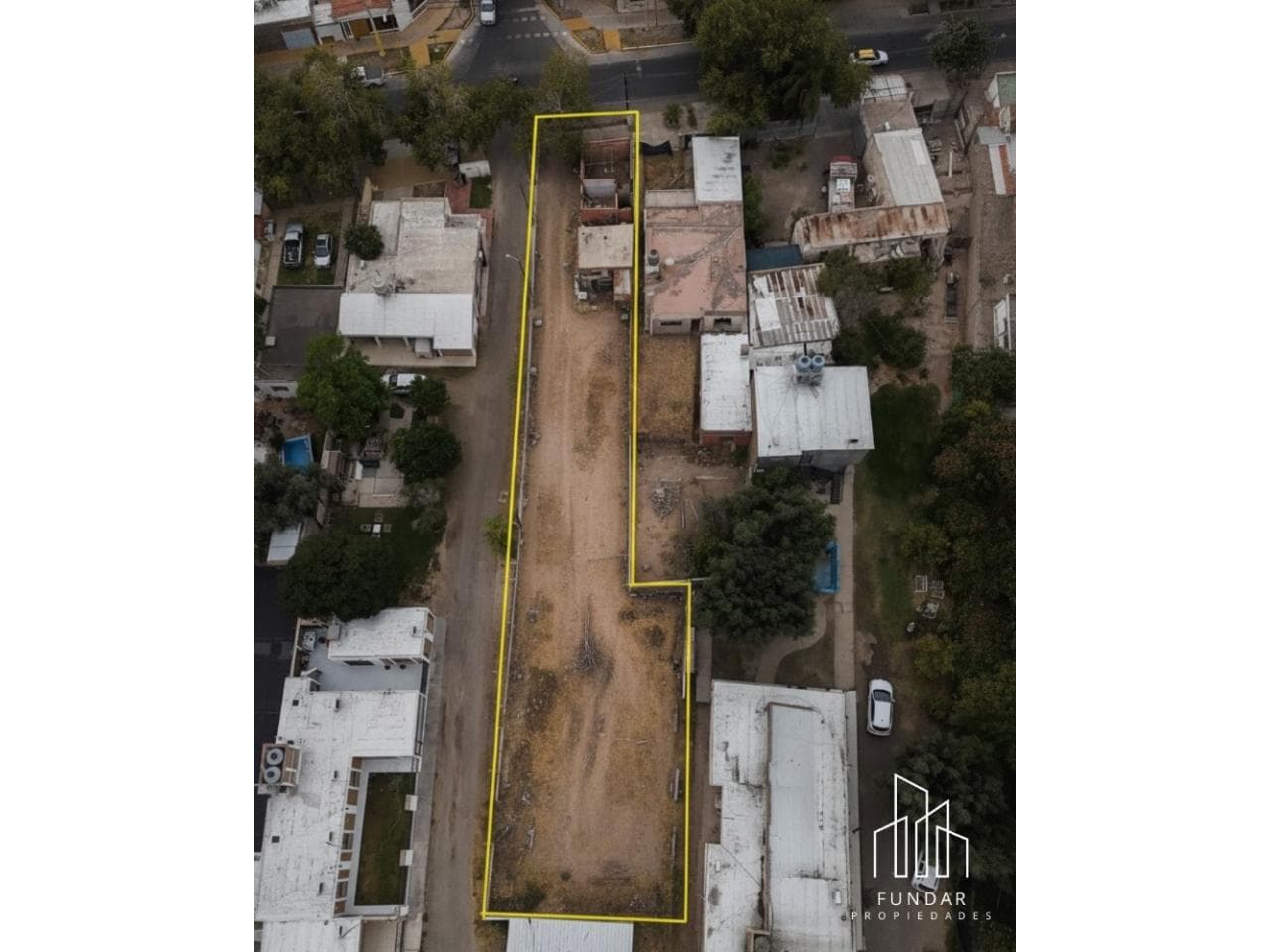 Se Vende Gran Terreno En Calle San Miguel (hipolito Irigoyen) Antes De Libertador