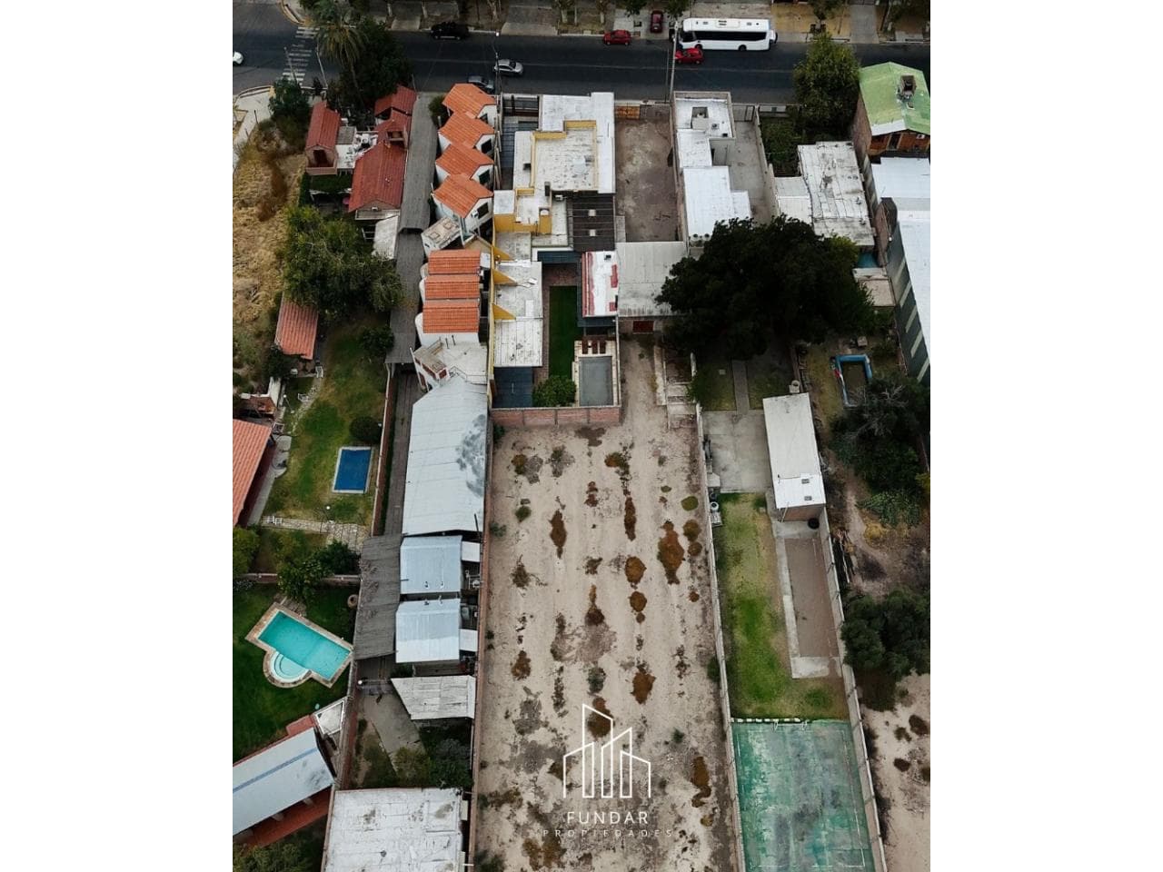 Se Vende Gran Terreno En Calle Urquiza Entre Central Y Rivadavia
