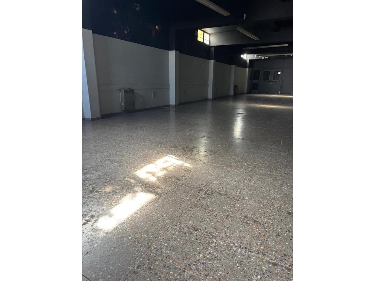 Venta / Alquiler De Salones Comerciales