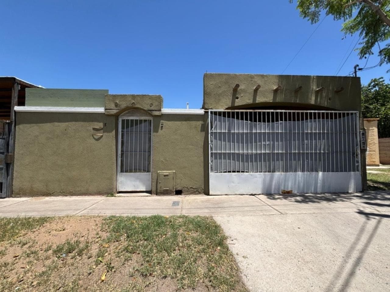 Vendo Casa 4 Dormitorios Barrio Frondizi  Usd 73.000