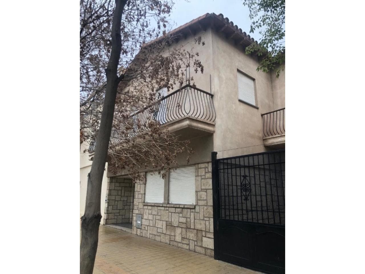 Venta - Casa Sobre Calle San Luis, 3 Dormitorios, 2 Baños - Capital