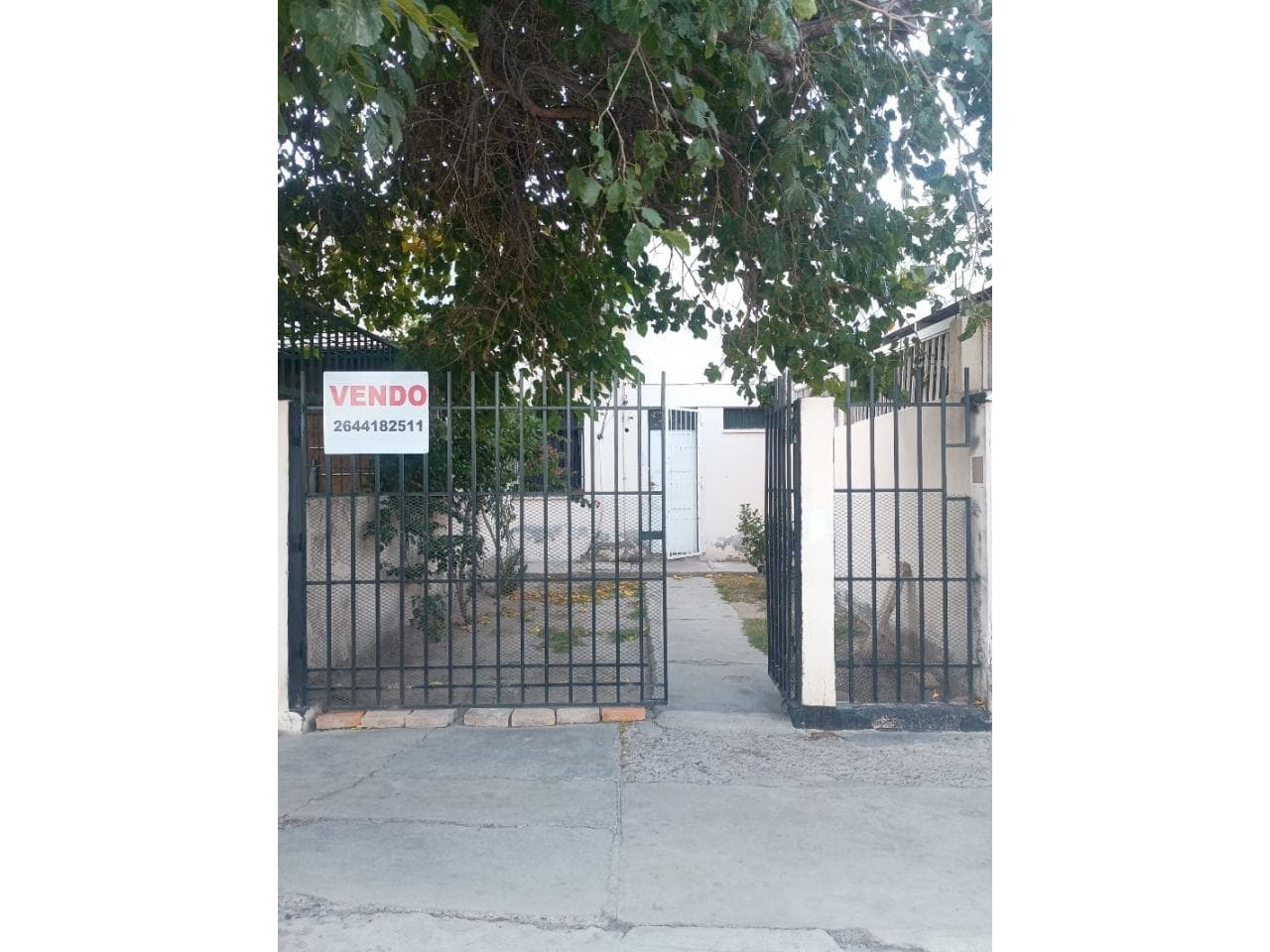 Venta Casa Dos Plantas - B° Cte. Cabot. Capital