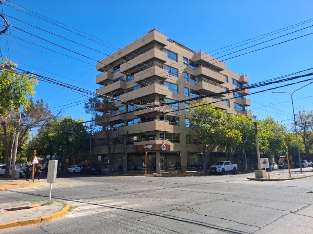 Venta Flamante Depto. En Edificio Catamaran 5 - 2 Dormit. Y 2 Baños - Cochera Propia.- Capital