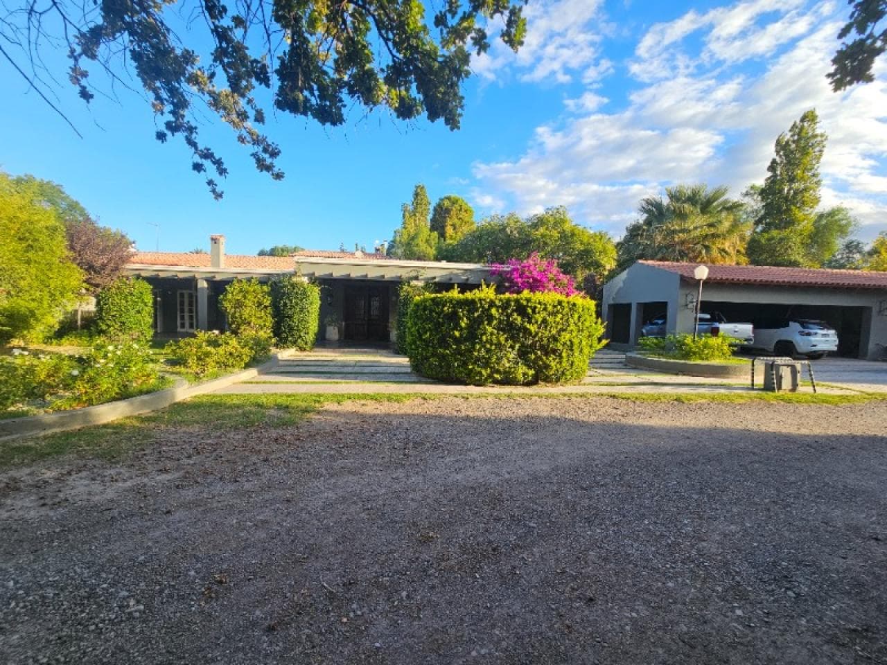 Vendo Casa De Ensueños Con 3.000 M2 De Parque En Barrio Privado. Rivadavia