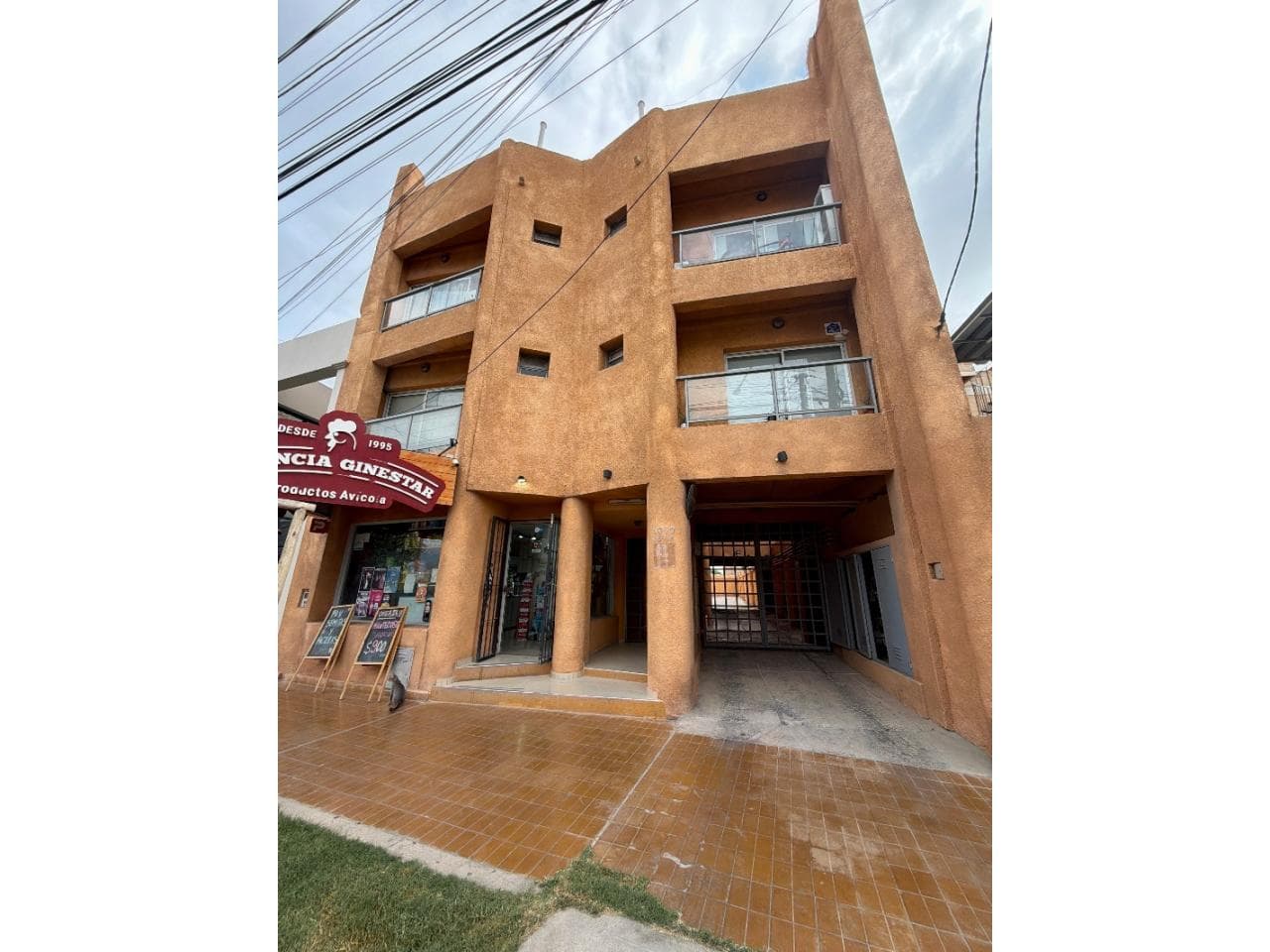 Alquiler. Deptos 1 Dormitorio Amoblados. Av. Córdoba. Zona Teatro Bicentenario · Cochera · Balcón · 2 Unid