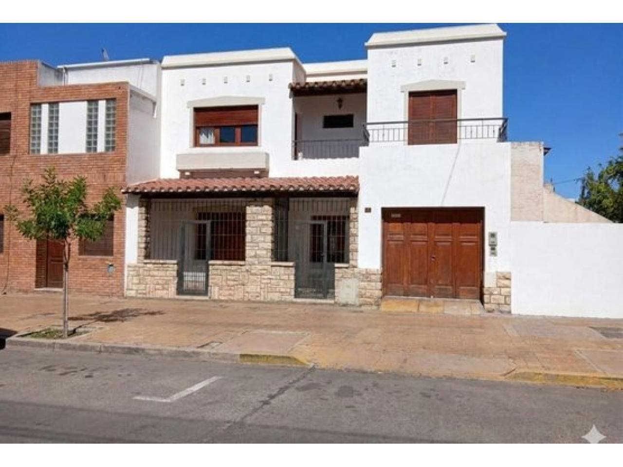 Venta Casa Centrica. Frente A Teatro Sarmiento. Capital. Mls#420981162-29