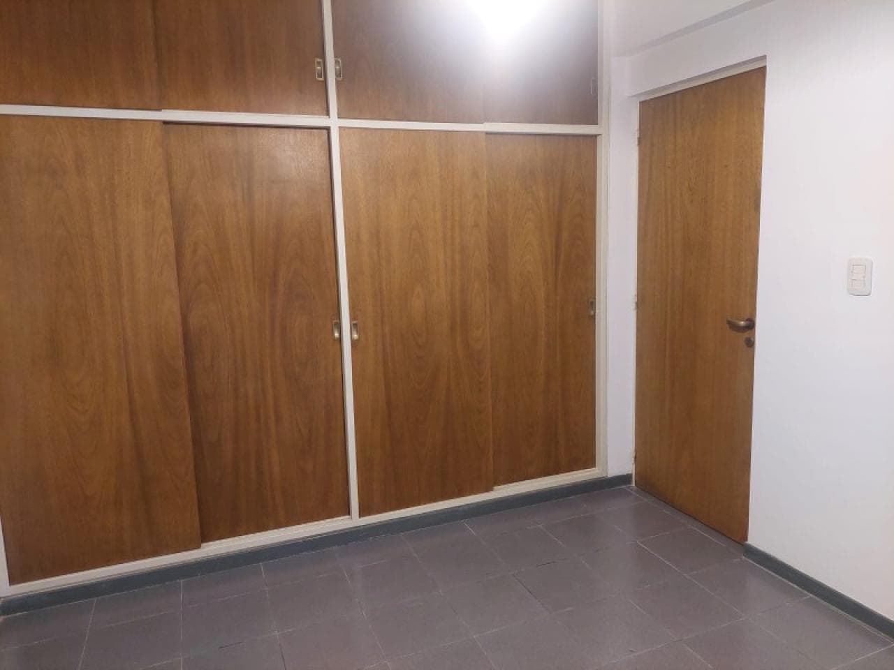 Departamento En Pleno Centro, Pb 1hab  A 1 Cuadra De Plaza 25 De Mayo