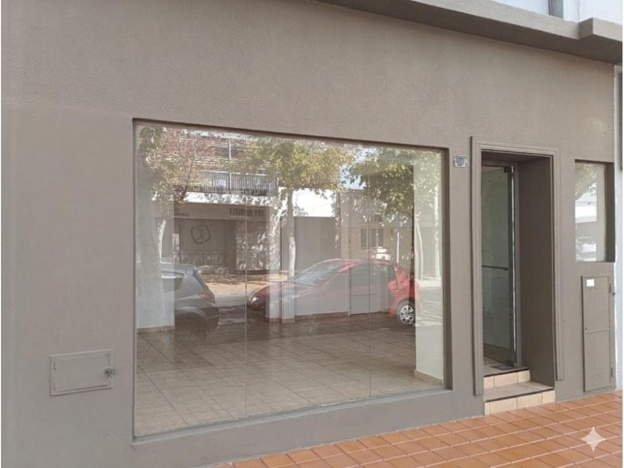 Alquiler Amplio Salón Comercial Pleno Centro. Dueño Directo