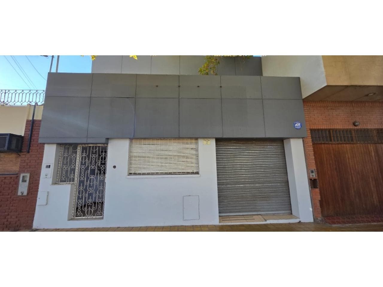 Alquiler- Destino Comercial- Casa Dos Plantas- Ideal Consultorios U Oficinas- Capital