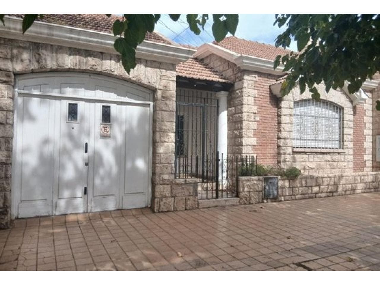 Venta Casa Centrica 3 Dormitorios Capital. Mls#420981159-57