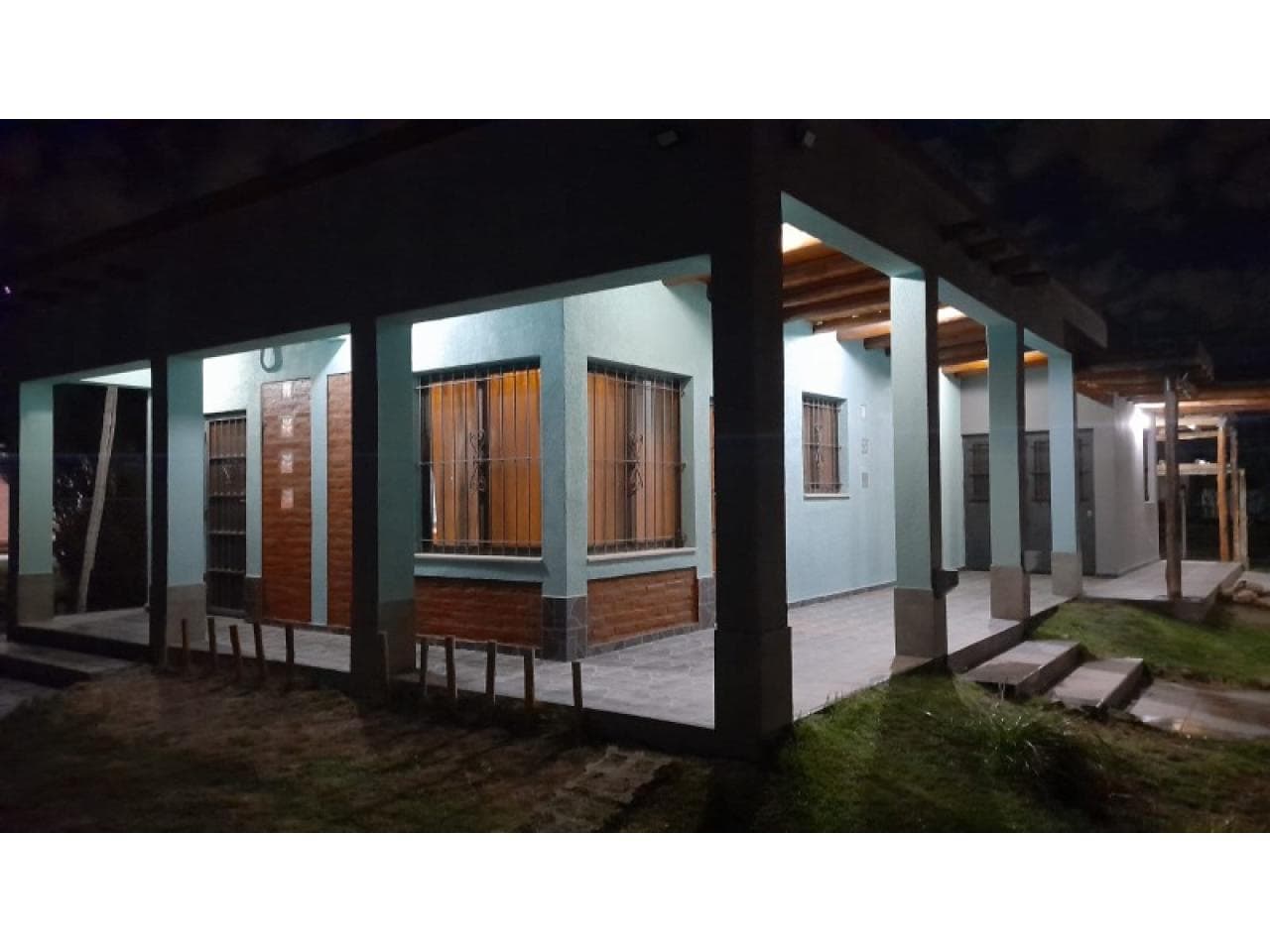 Venta Casa Con Lote De 3000 Metros Cuadrados, Equipada Digna De Ver. Rawson