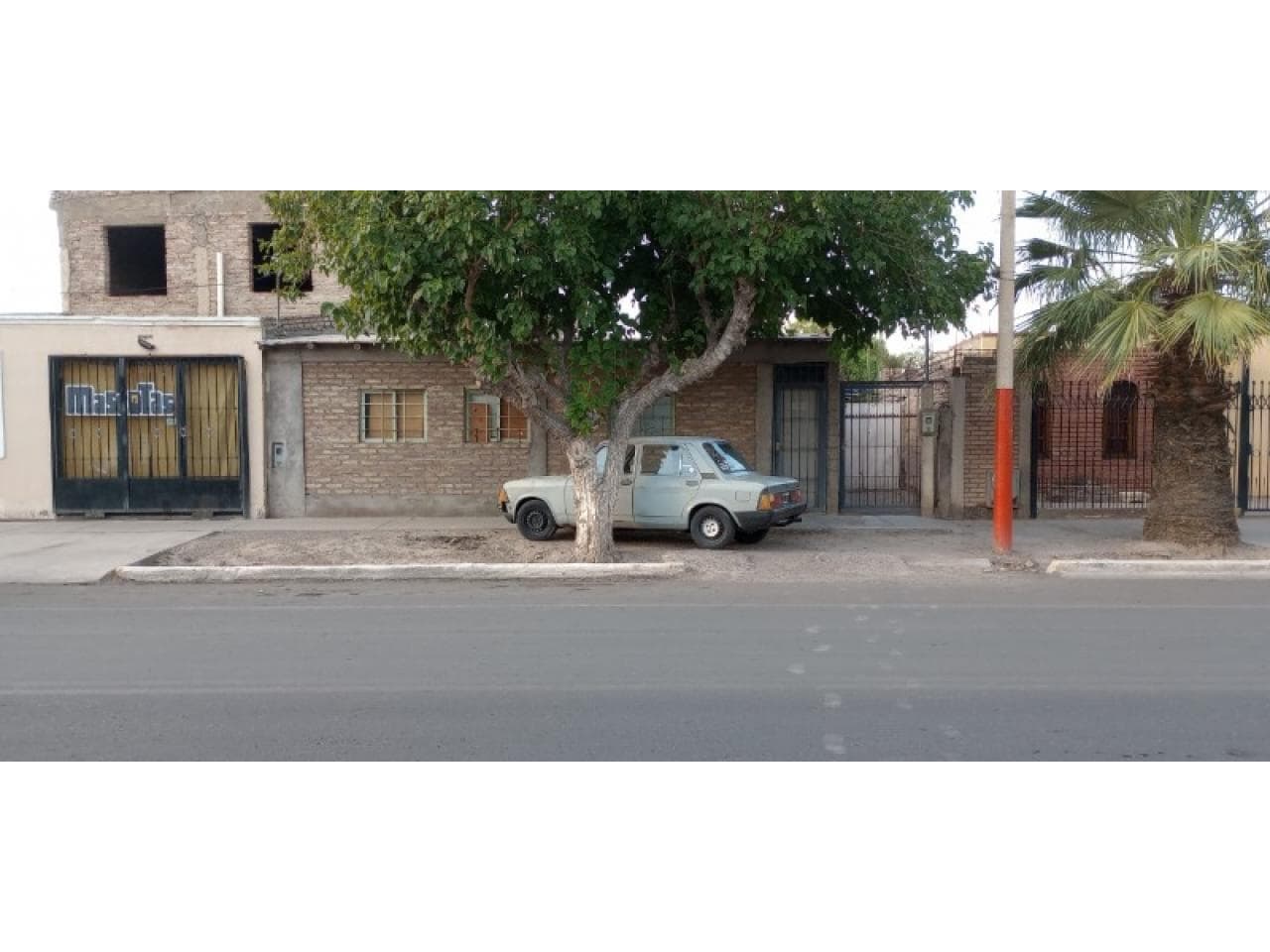 Venta De Terreno Con 3 Casas. Chimbas