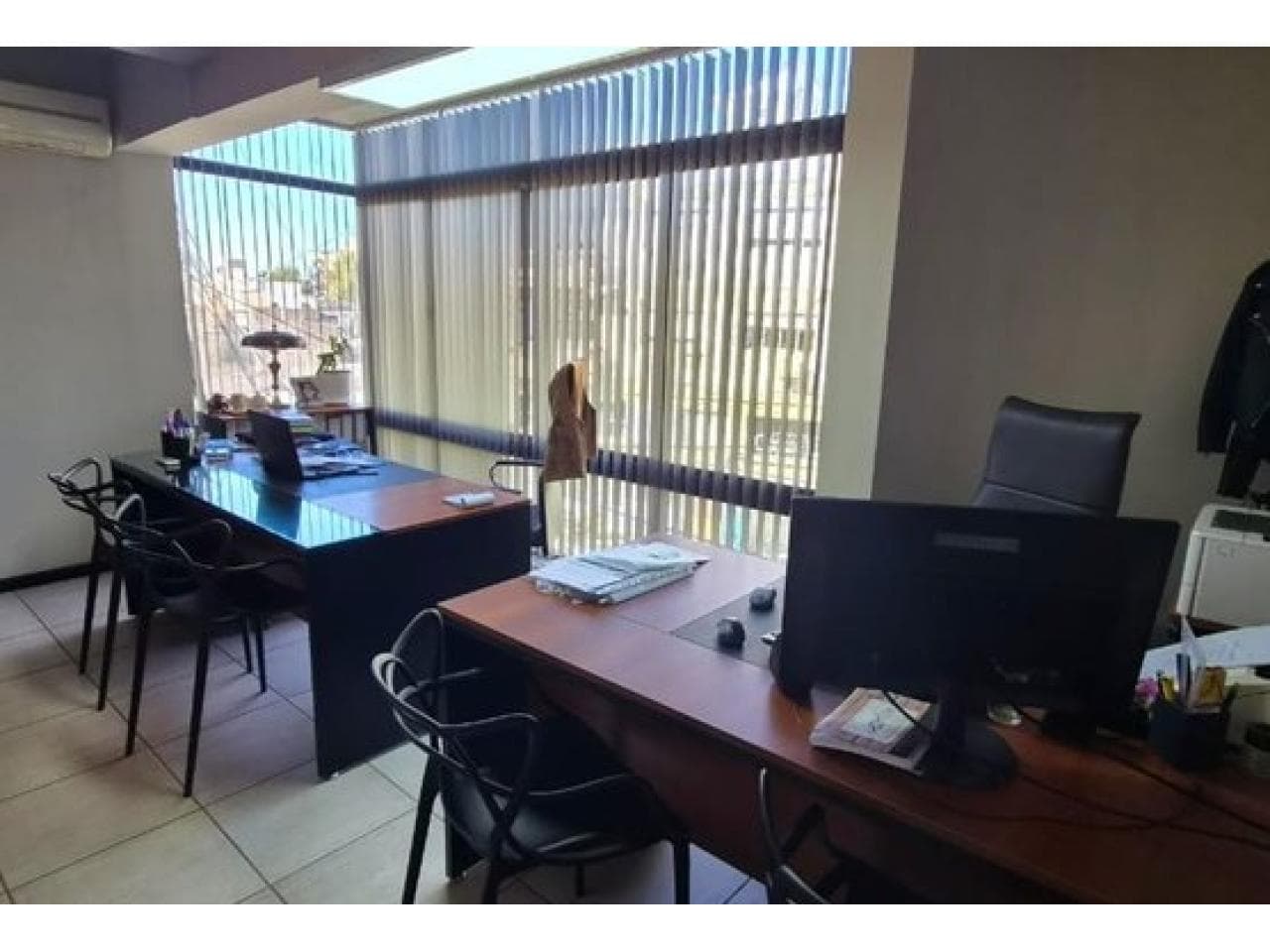 Venta Oficina Céntrica A Mts. Centro Cívico. Capital. Mls#420981158-22