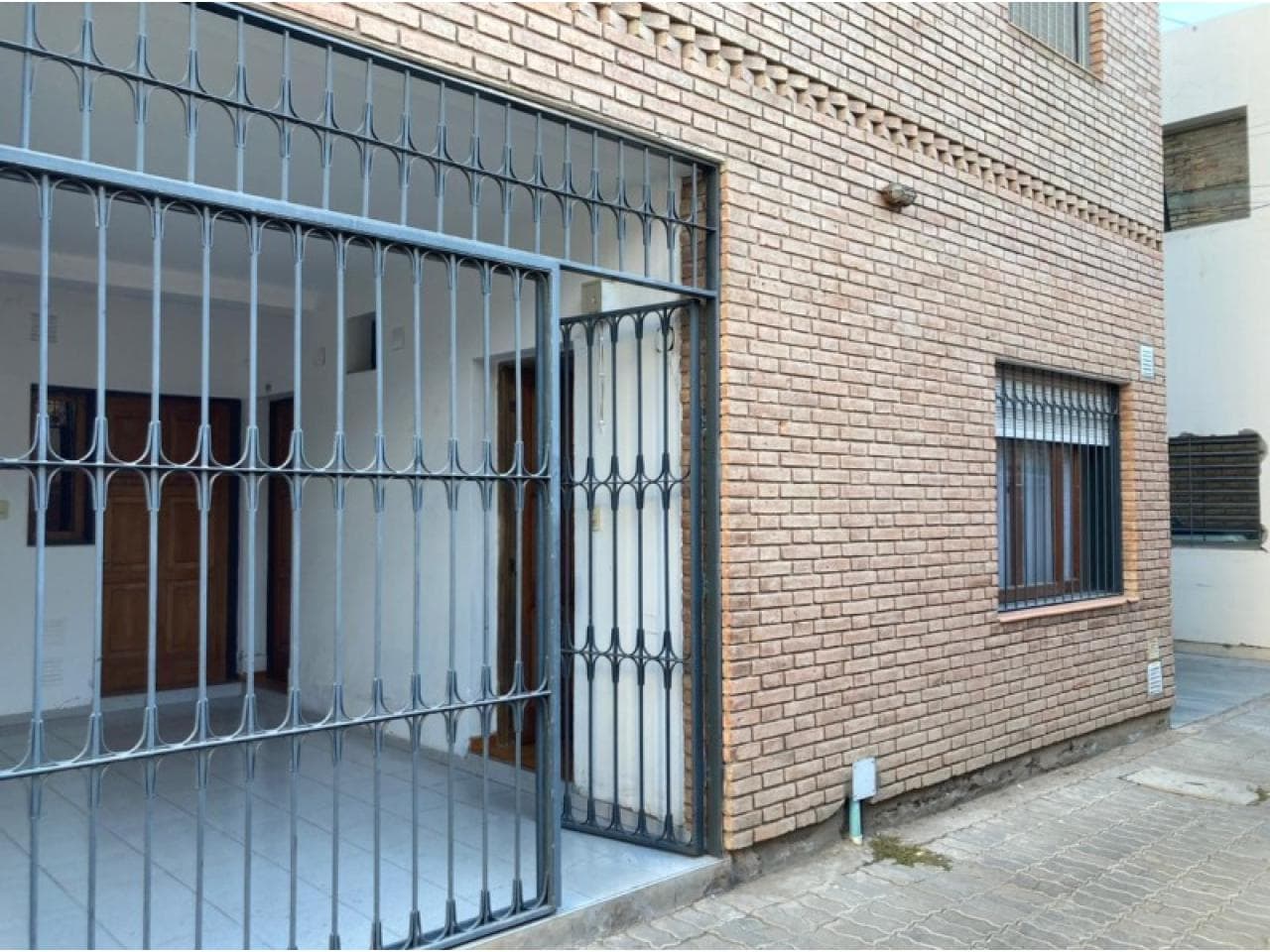 Alquiler Centro Oficinas Laprida Entre Mendoza Y Gral Acha, Recepción, 2 Oficinas, 1 Baño $400.000.tel. 264 6296308