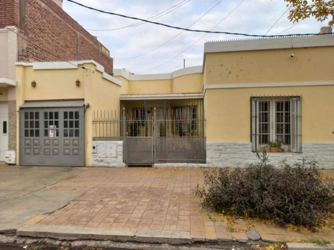 Venta - Casa Centrica- Garage - Ideal Para Invertir- Amplia Variedad De Rubros- Familia -comercial-clinicas