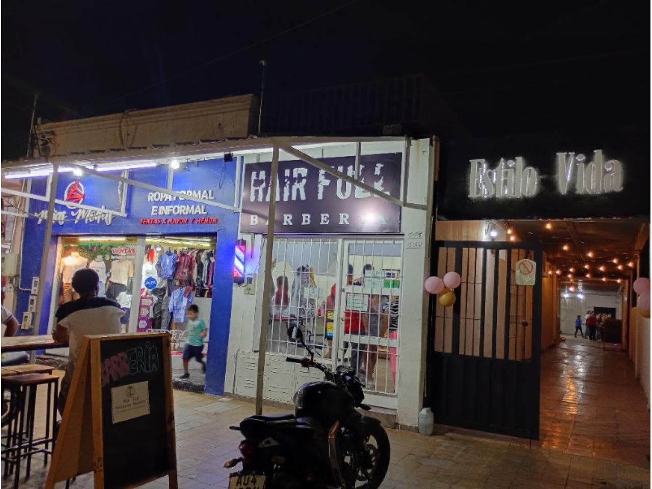 Venta De Salones Comerciales, Casa Y Departamento En Zona Comercial De Villa Krause