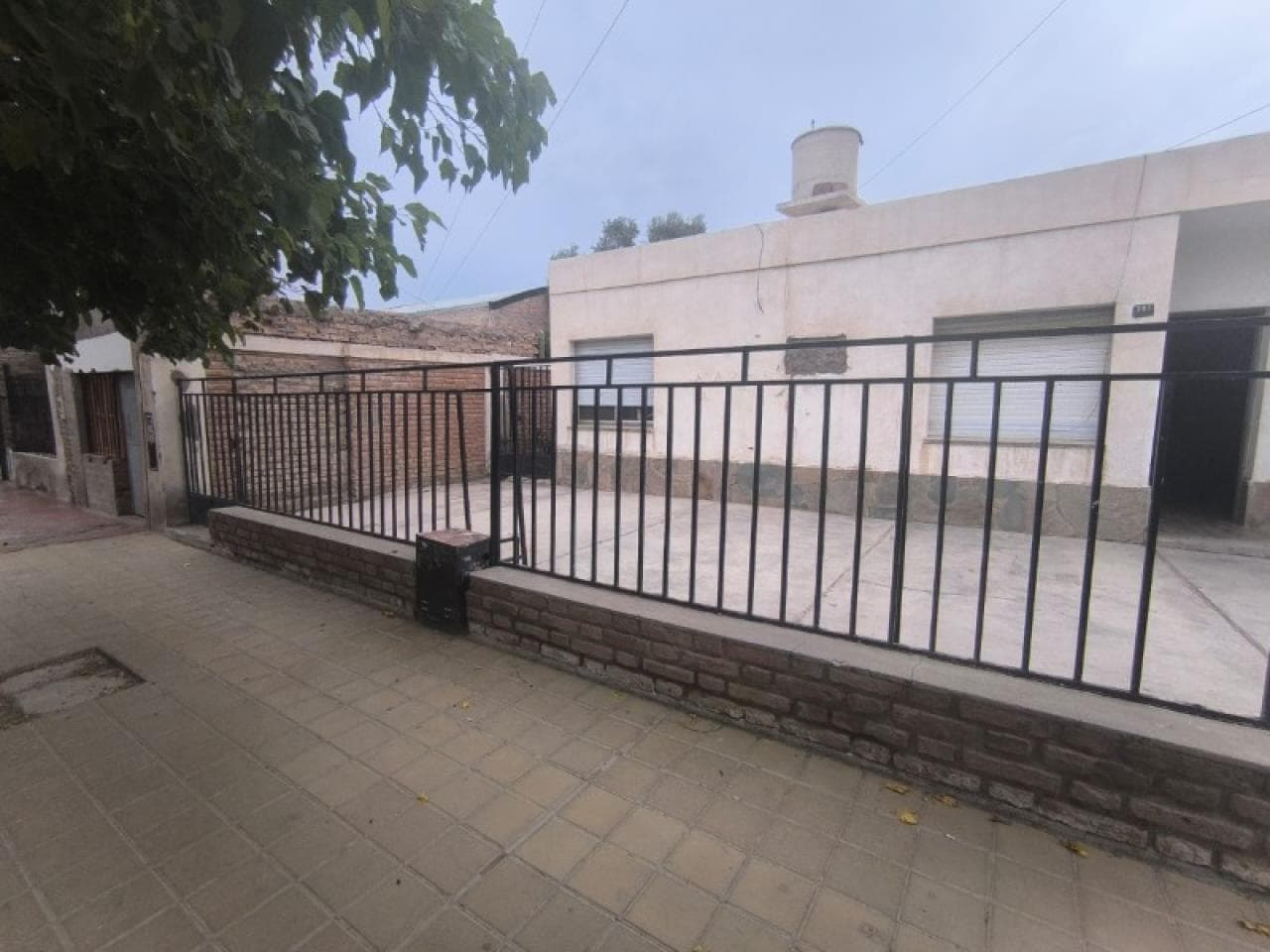 Venta. Amplia Casa 4 Dormitorios. Rawson