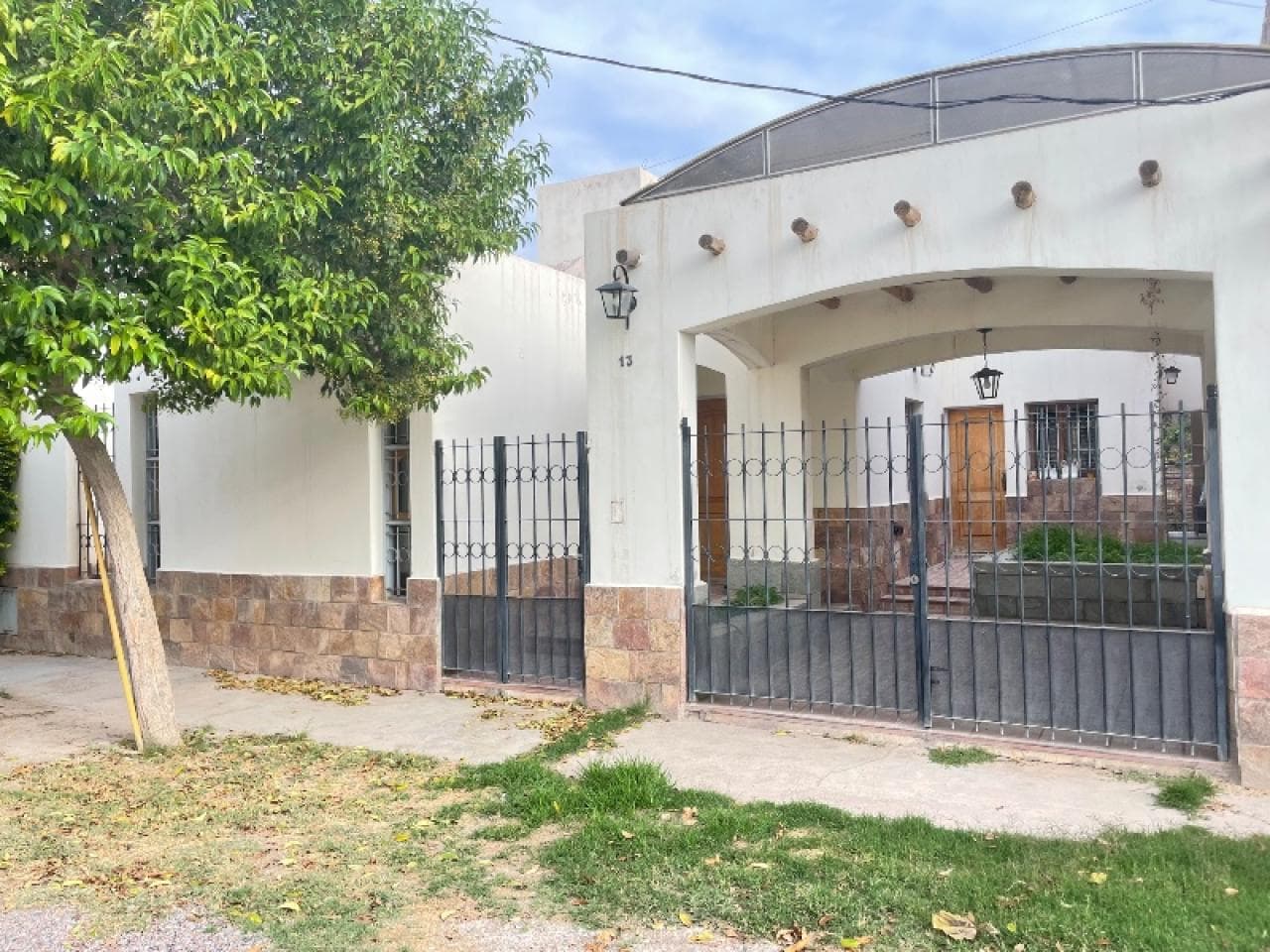 Alquiler. Casa En Santa Lucia