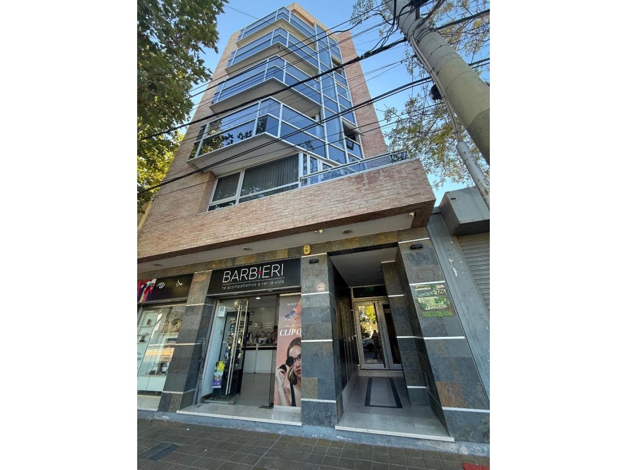 Vendo Excelente Departamento En Radio Céntrico, Frenta A La Plaza De La Joroba.