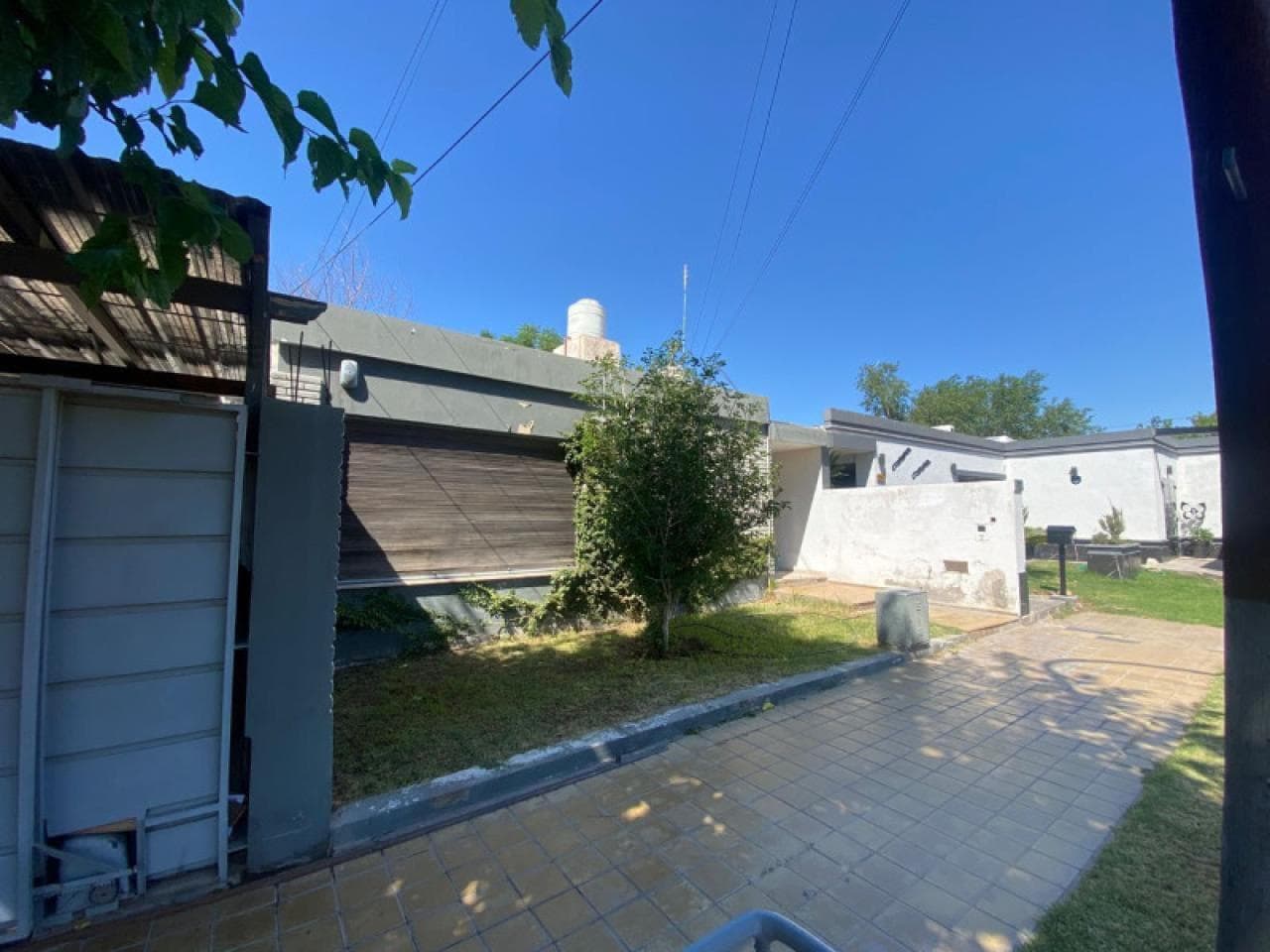 🏡 Oportunidad En Capital  Venta Casa Con Pileta Y Quincho - B° Los Troncos