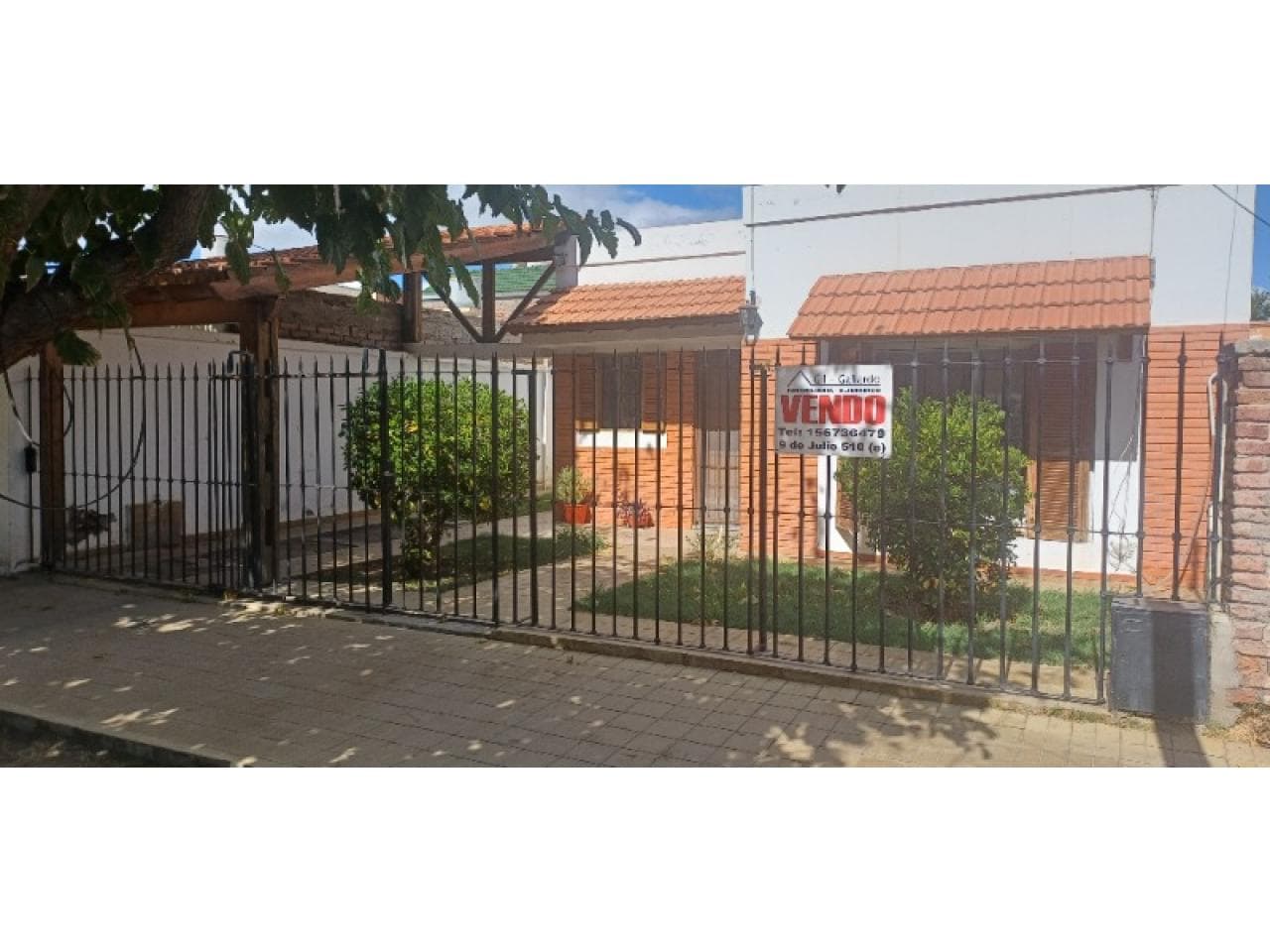 Venta Casa 2 Dormitorios, 2 Baños, Cochera, Fondo. Capital