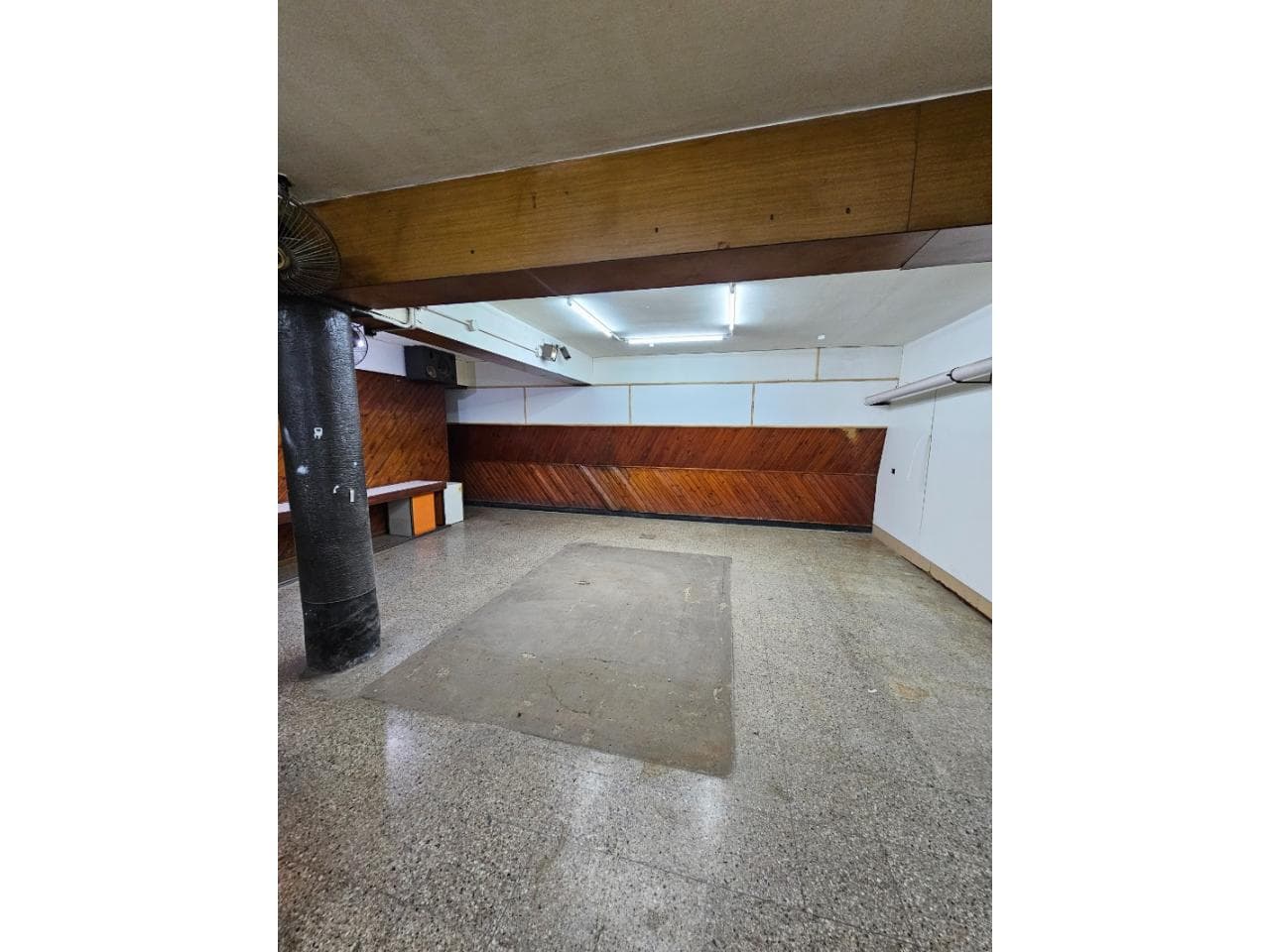 Alquilo Salon En Subsuelo Laprida Y Aberastain