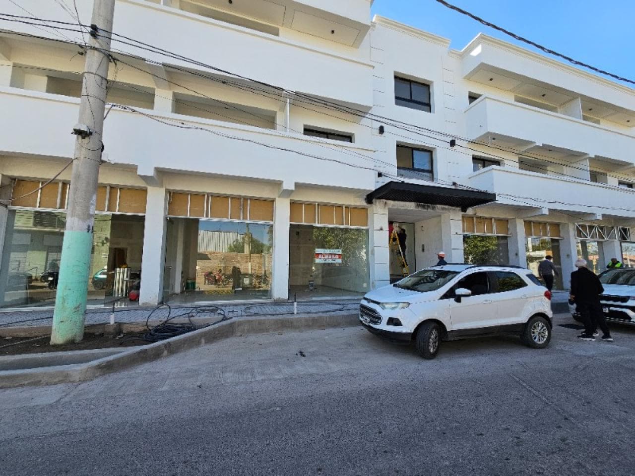 Alquilo Salón A Estrenar En Aspen 8. Rivadavia