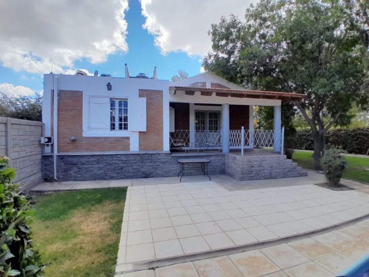 Venta Casa Sobre Terreno De 1307 M2. Santa Lucia. Mls#420981131-186