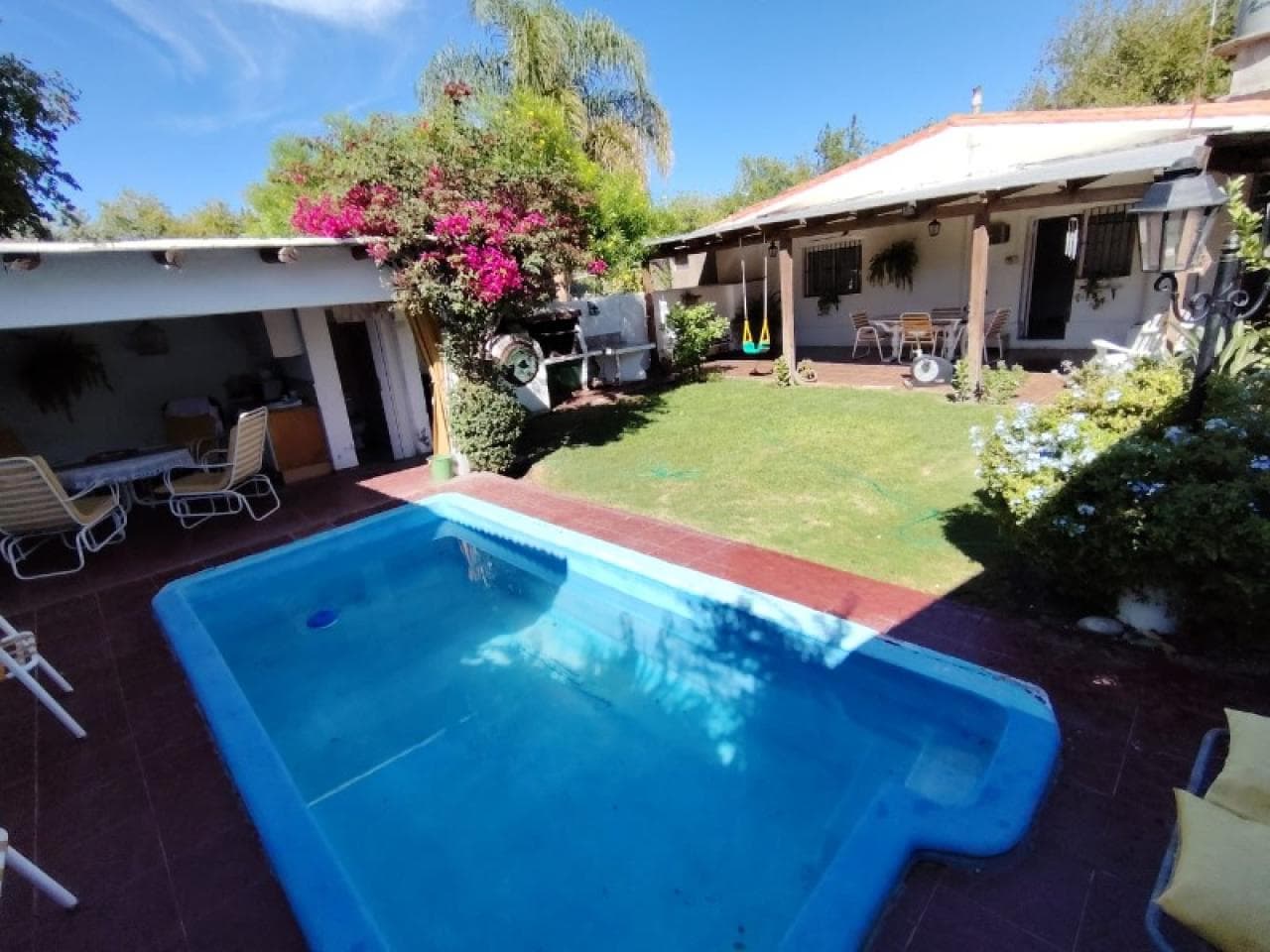 Venta Casa Estilo Español En B° Campodónico  Santa Lucía , 3 Hab, Pileta