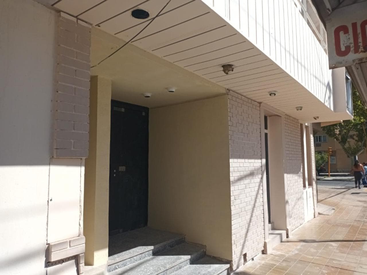 🔶 Habitar Alquiler 🔶 Local Capital - 2 Plantas Ubicadas En Calle Entre Ríos 507(s), Casi Av. Córdoba.